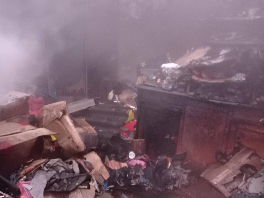 В Николаевской области горел дом: пострадала женщина