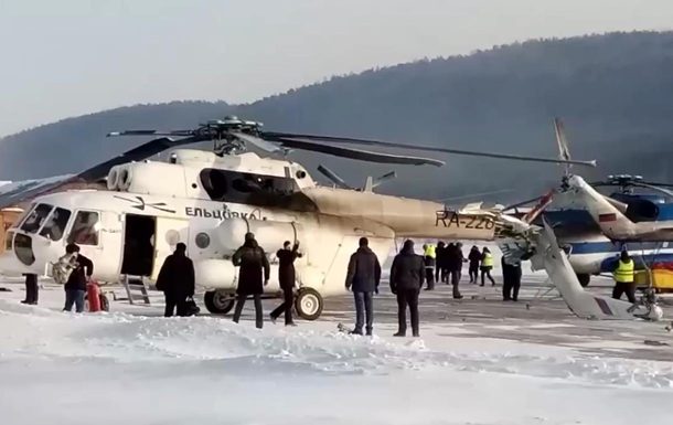 В России вертолет повредил хвост о здание аэропорта