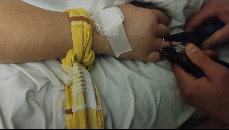 В больнице у пациентки опухла рука: вызывали ГСЧС