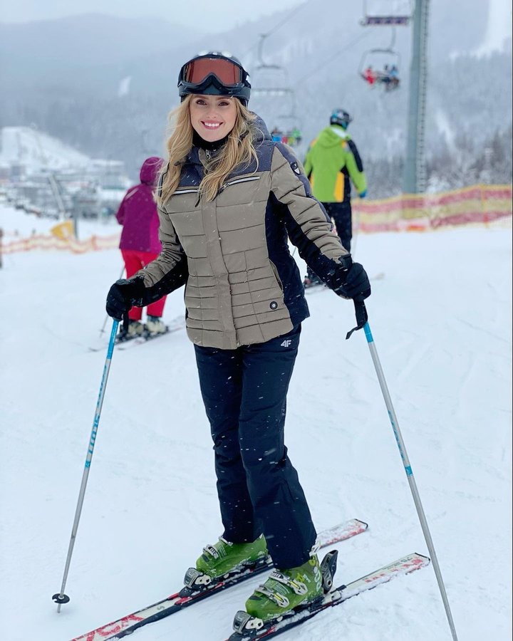 Ирина Федишин позировала на лыжах в Буковеле