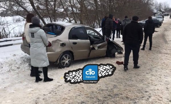 В Харьковской области автомобиль влетел под фуру