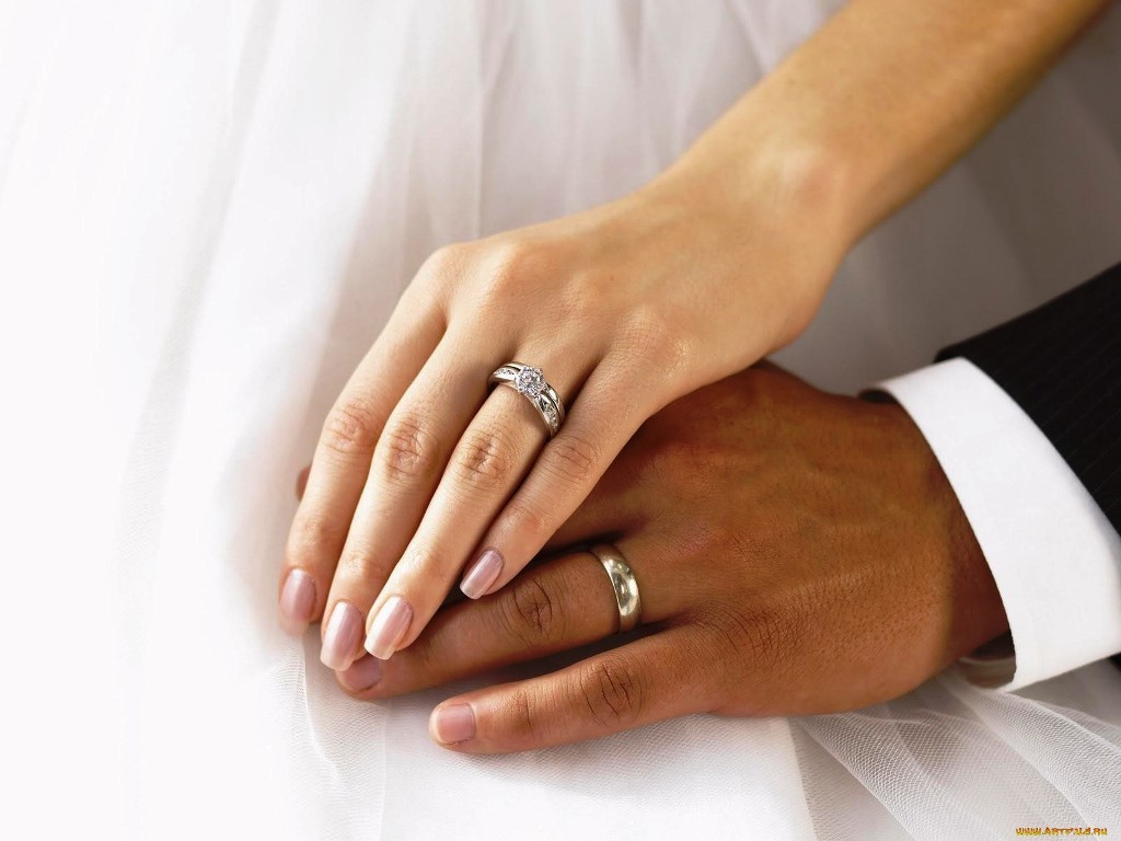 Муж с женой нашли способ сохранить брак в свадебном подарке