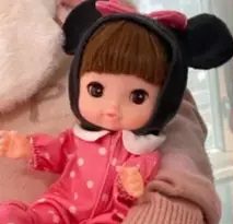 Китаец создал семью с резиновой куклой и ее «ребенком»