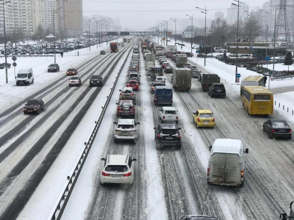 Анонс пресс-конференции: «Транспортный коллапс в Киеве: кто виноват заторах этой зимой?»