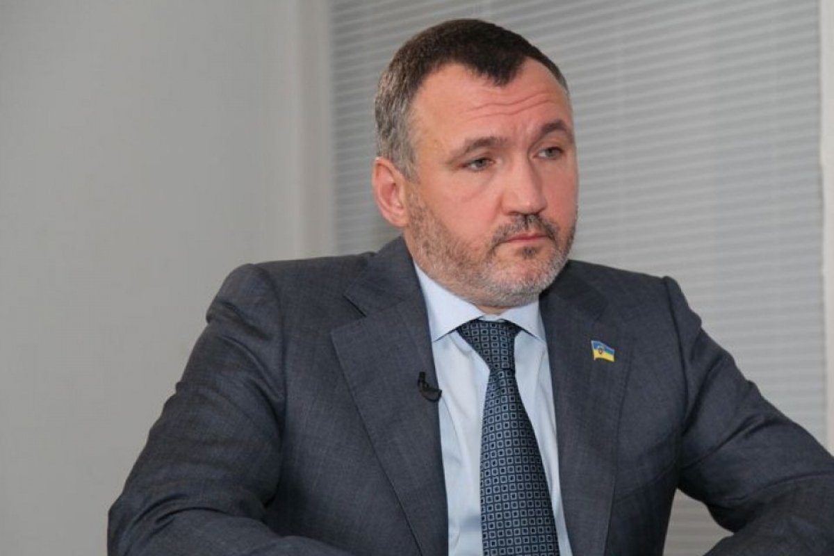 Кузьмин: Панический страх перед Медведчуком заставил Зеленского вышвырнуть на улицу полторы тысячи журналистов и сотрудников ненавистных ему телеканалов