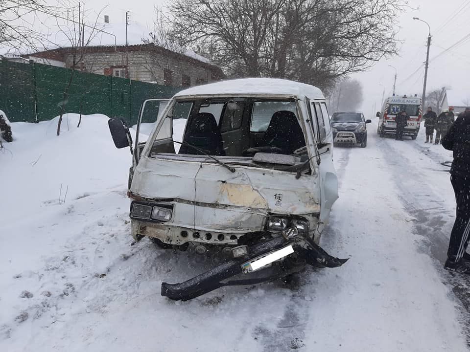 В Черкасской области столкнулись два авто, пострадали люди
