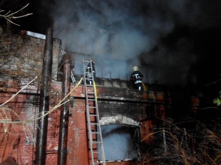 В Бердянске произошел пожар на заводе