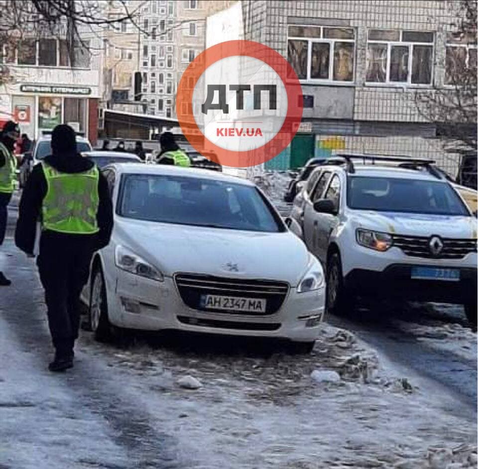 В Киеве обнаружили взрывчатку в авто