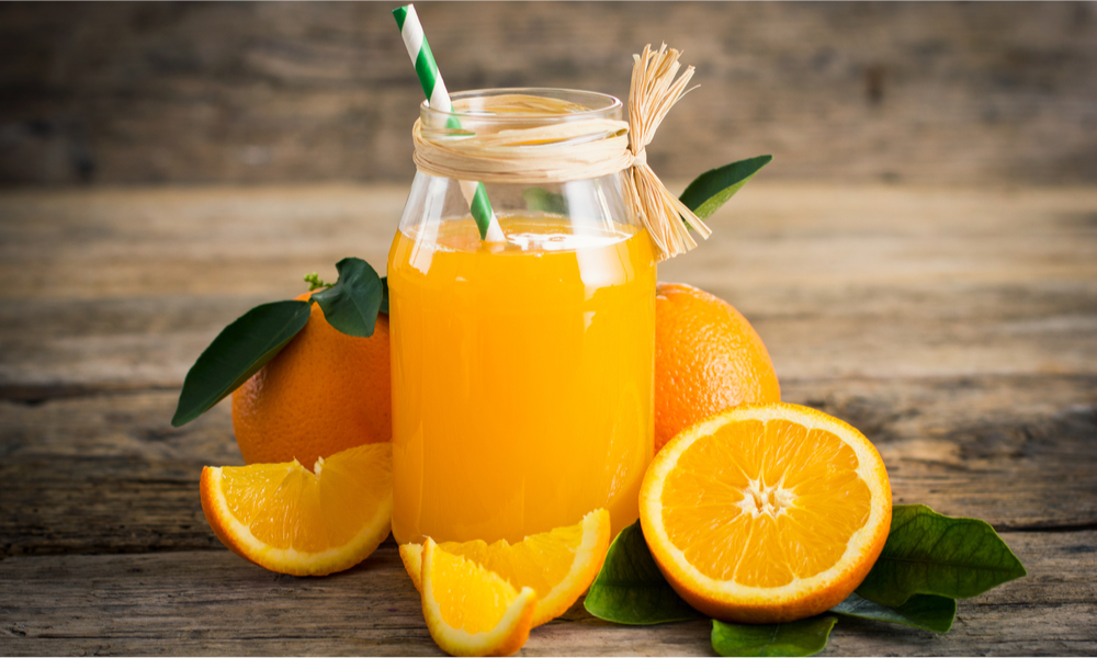 Врачи рассказали об опасности апельсинового сока