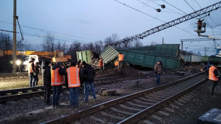 Из-за аварии на «Укрзализныце» приостановлено движение поездов