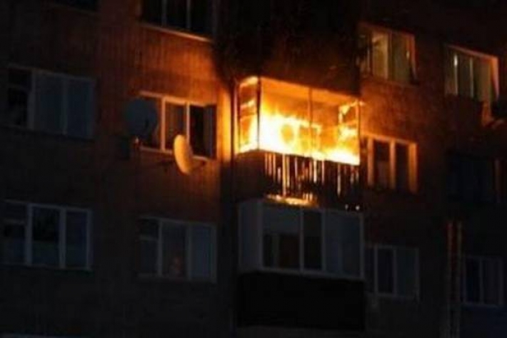 Из-за пожара в Запорожье из квартиры эвакуировали мужчину