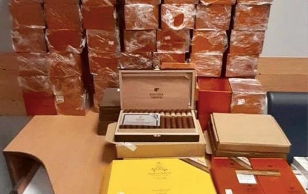 Китайцы пытались провезти в Украину партию контрабандных сигар