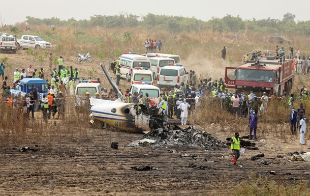 В Нигерии рухнул военный самолет, есть жертвы