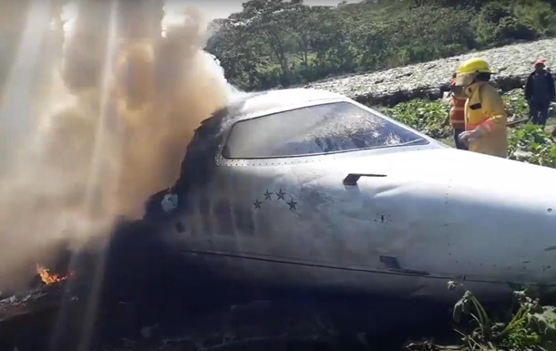 В Мексике потерпел крушение пассажирский самолет