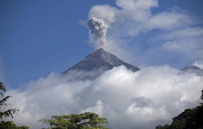 В Гватемале активизировался вулкан Фуэго