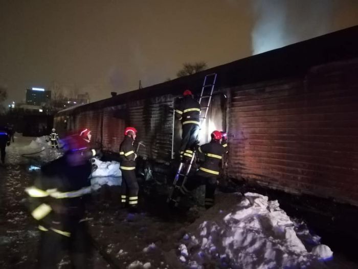 В Киеве горели железнодорожные грузовые вагоны