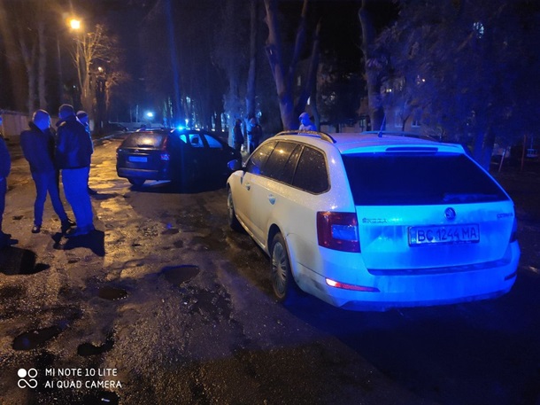 Во Львове пьяный полицейский устроил ДТП