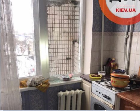 Трагедия на столичной Дарнице: жилец лез домой через окно и сорвался