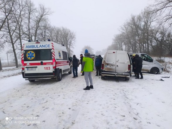 На Тернопольщине произошло ДТП: пострадали 7 взрослых и детей