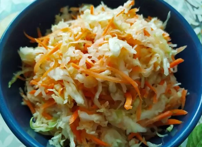 Рецепт дня: салат из свежей капусты с морковкой