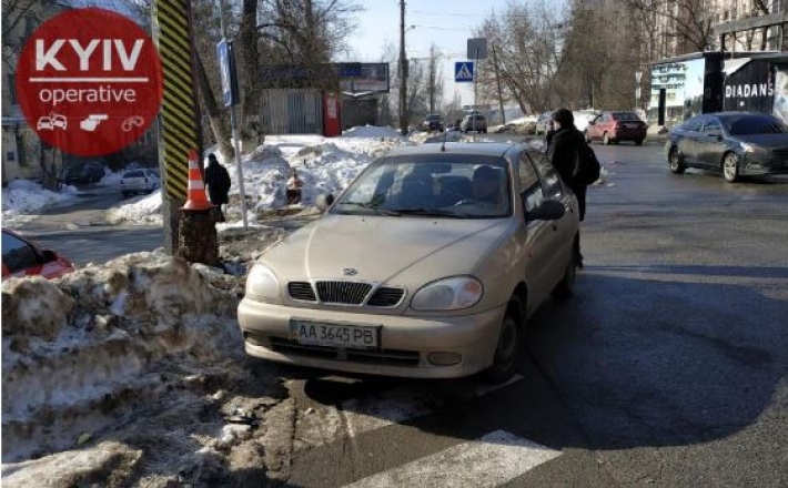 На Печерске в Киеве «герой парковки» напал на женщину