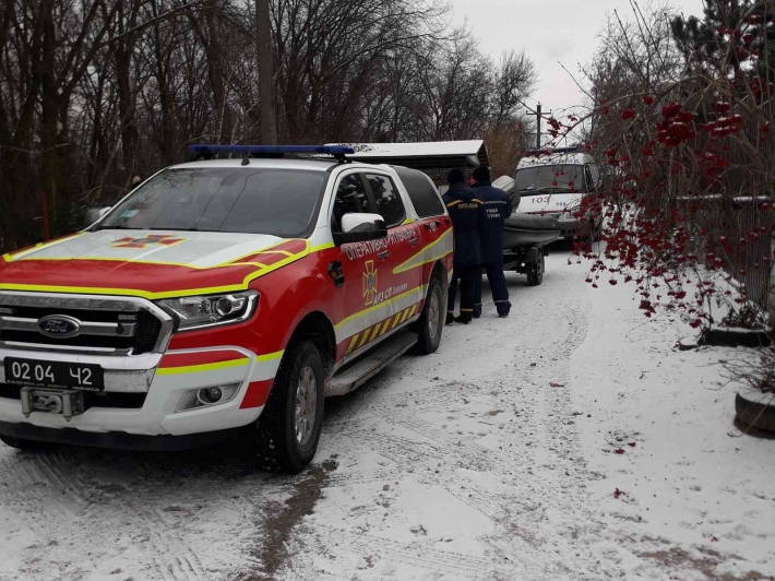 В Запорожской области рыбак провалился под тонкий лед и погиб