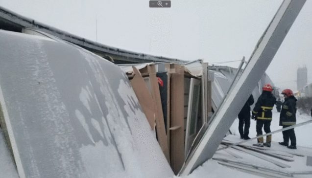 Во Львове обвалилась крыша магазина