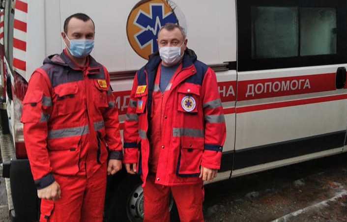 На Харьковщине двое мужчин приняли роды прямо в авто
