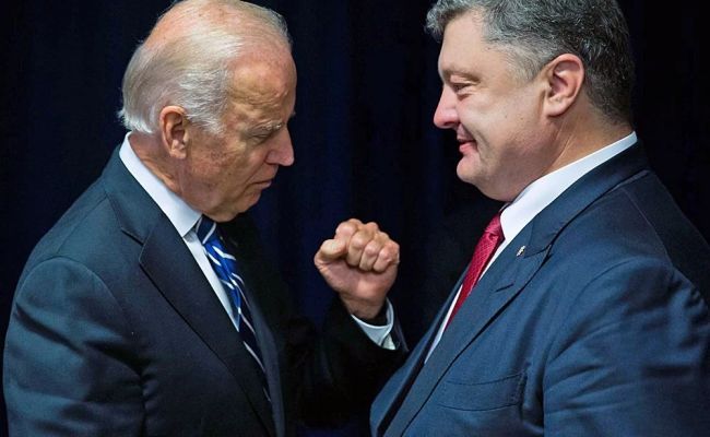 В Украине закрыли все уголовные дела против Порошенко и Байдена