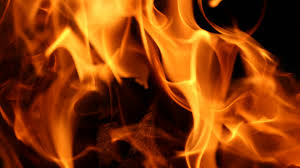 На Херсонщине от горящего авто загорелся дом с людьми