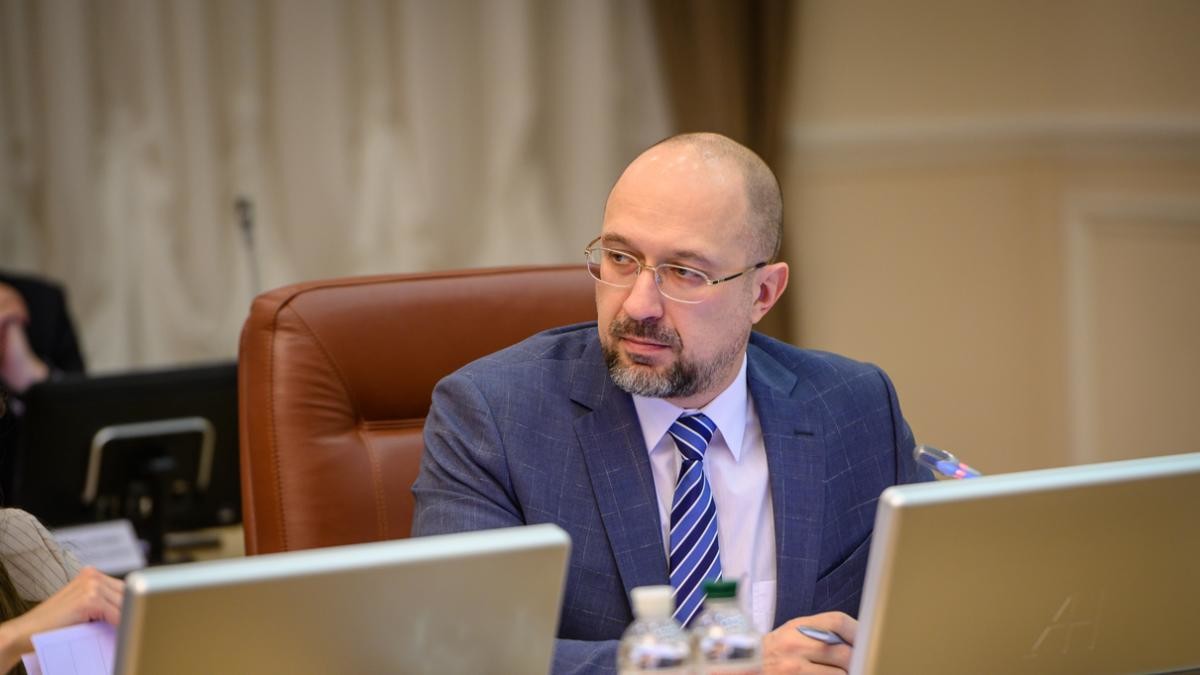 Шмыгаль анонсировал раздачу денег на установку солнечных панелей: кто может получить