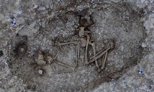 В Стоунхендже нашли могилы первобытных людей и артефакты