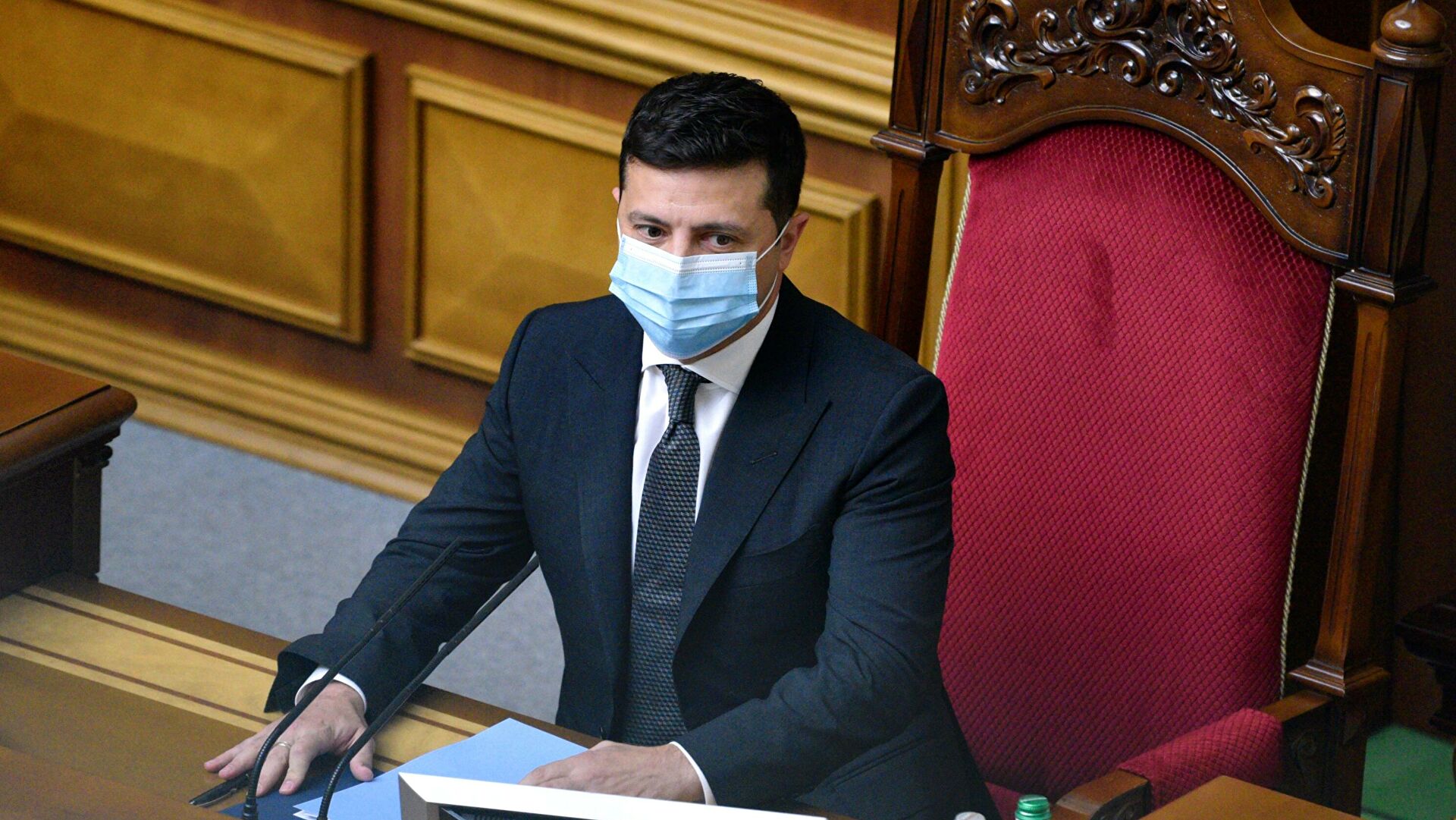 Зеленский подписал закон об олигархах