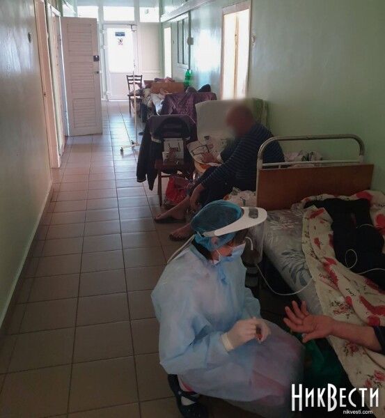 В Николаеве начали размещать пациентов прямо в коридорах