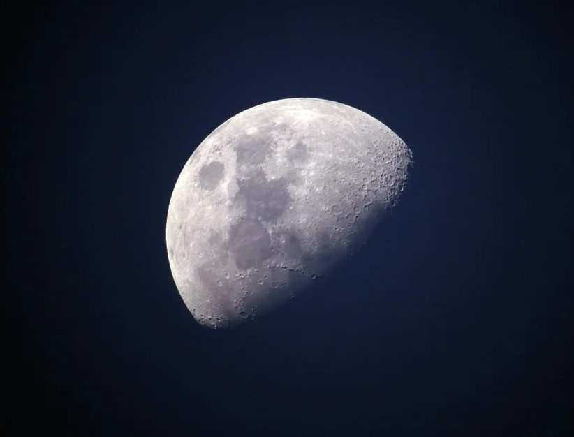 SpaceX Илона Маска не может совершить посадку на Луне