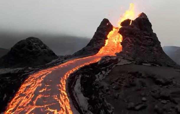 Жители Исландии с помощью дронов запечатлели извержение вулкана
