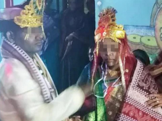 Рыдала до обморока: в Индии невеста умерла сразу после свадьбы
