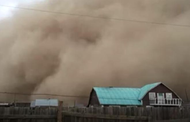 Мощная пылевая буря накрыла Монголию, есть погибшие и пропавшие без вести
