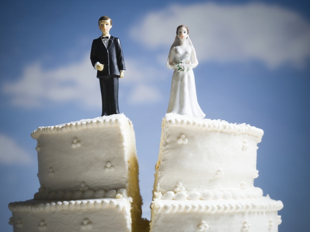 За год пандемии сократилось количество браков и разводов – эксперт