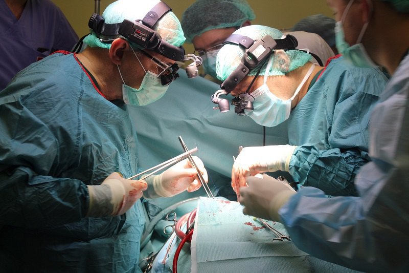 В Запорожье провели сложную операцию по пересадке сердца
