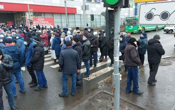 В Харькове машиностроители перекрыли проспект