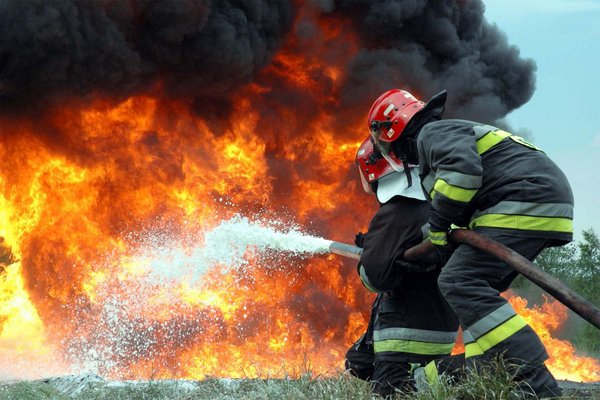 В Киеве горела два жилых здания, произошла эвакация