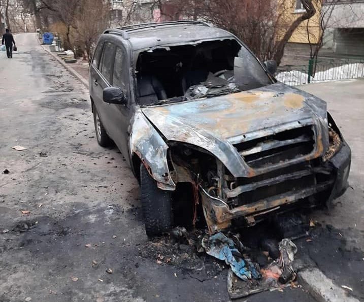 В Киеве сожгли автомобиль «героя парковки»