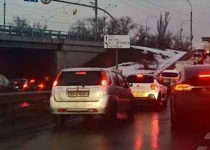 В Киеве образовались многочисленные пробки