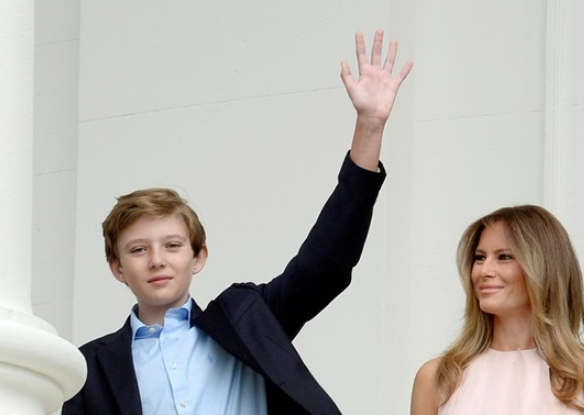 Жену Трампа раскритиковали из-за поздравления сына