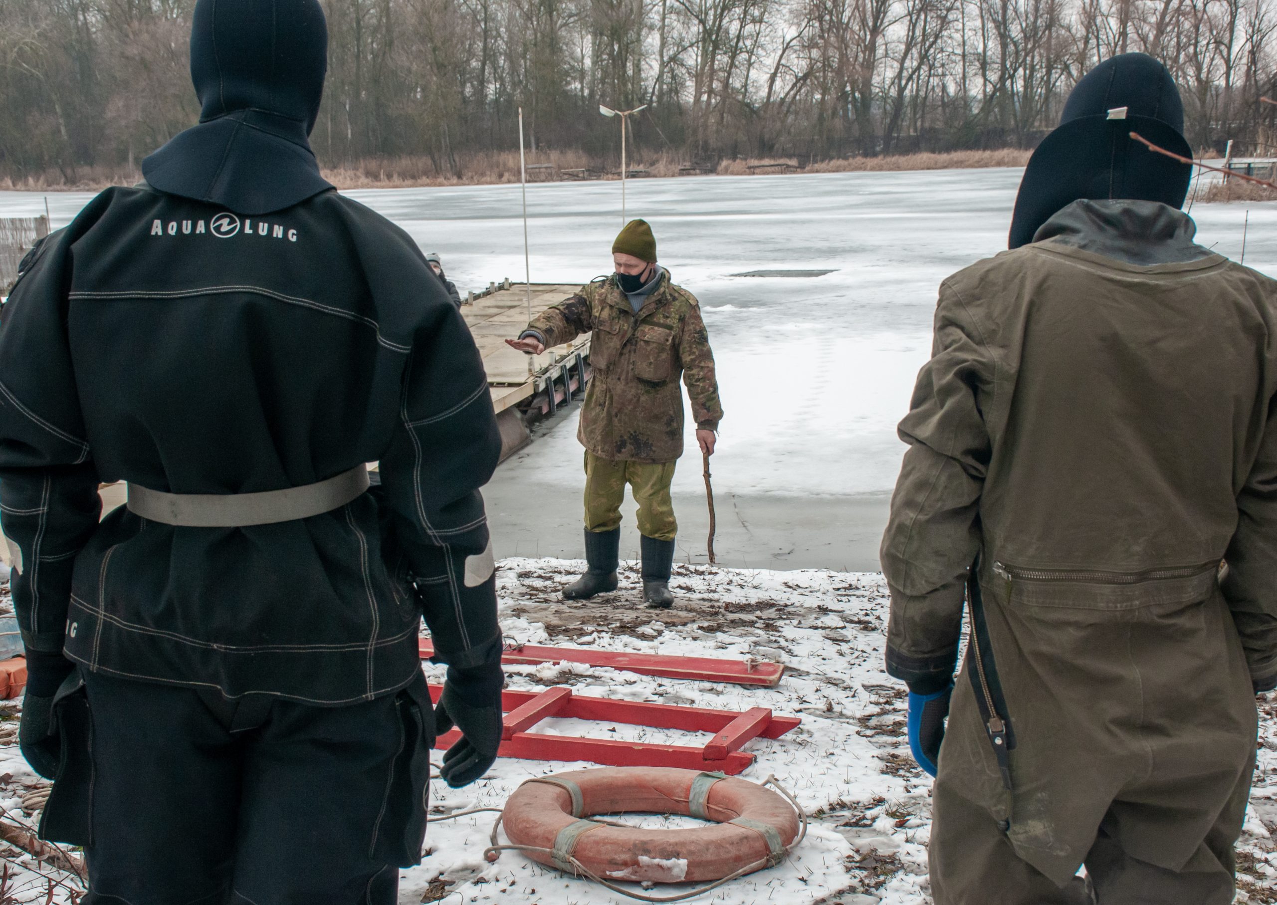 Харьковские спасатели учили рыбаков как вести себя на льду