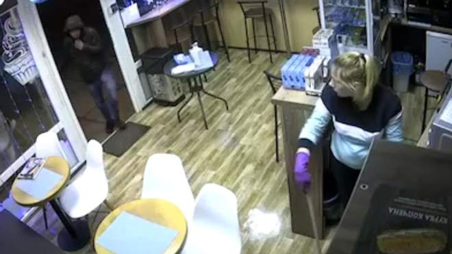 В Киеве у беременной баристы грабители отобрали чаевые