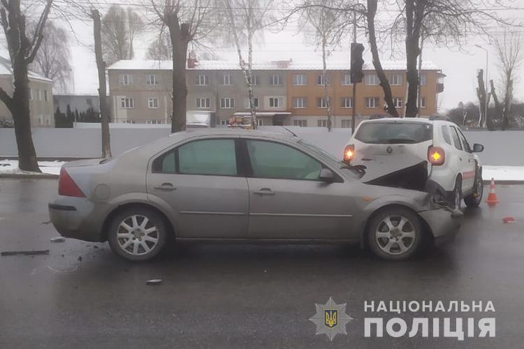 В Тернополе авто с вакциной от COVID-19 попало в ДТП