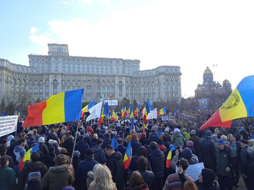 В Бухаресте протестовали против обязательной вакцинации