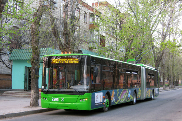 В троллейбусе Харькова заметили полуголого мужчину